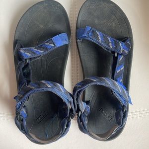 Teva hurricane sandals